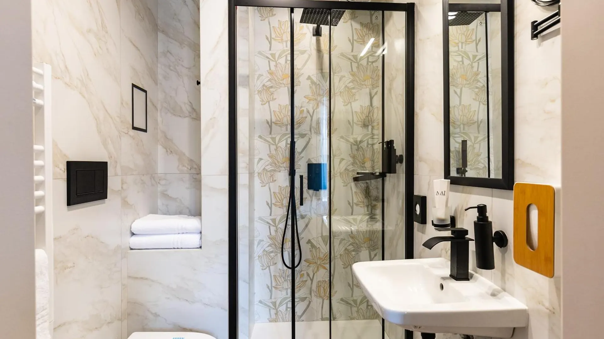 Aiello Hotels - Isola Design District Milan 0*,