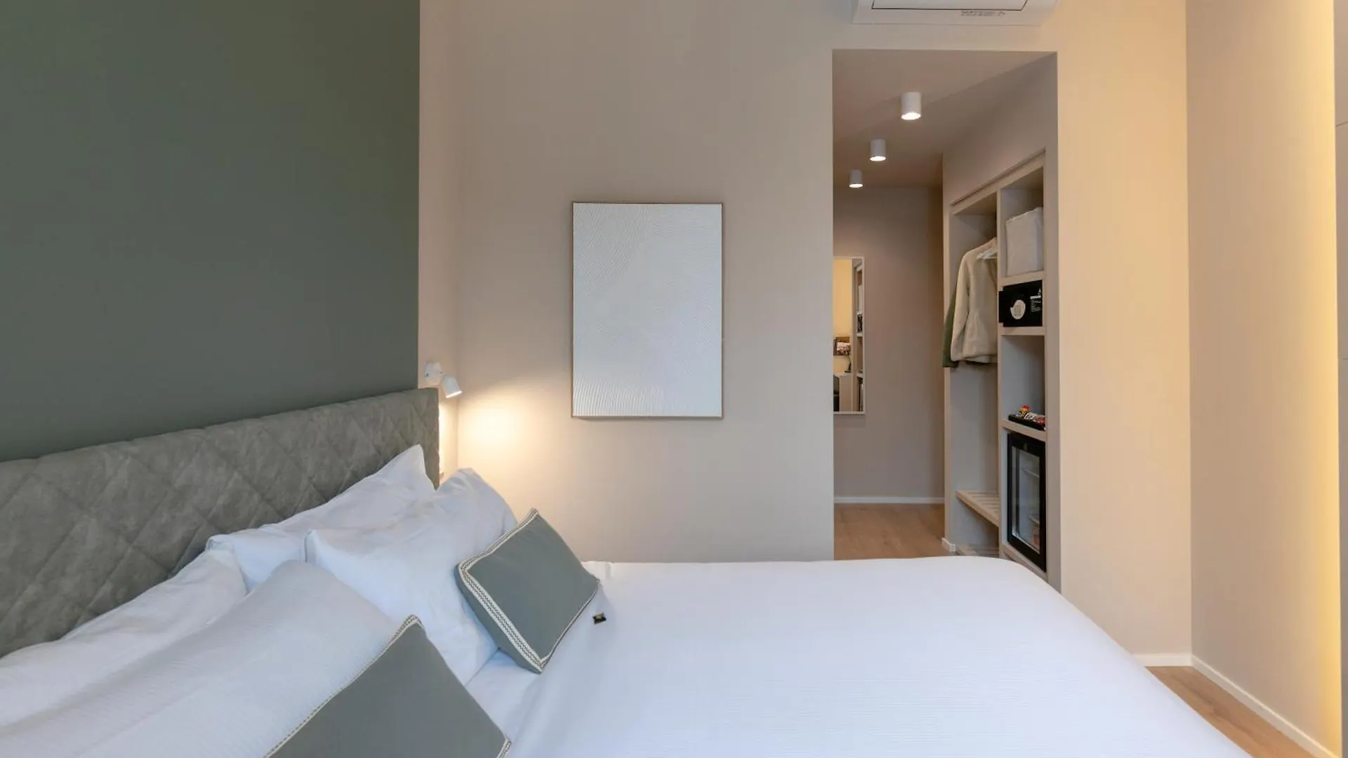 Aiello Hotels - Isola Design District Milan 0*,  Italy