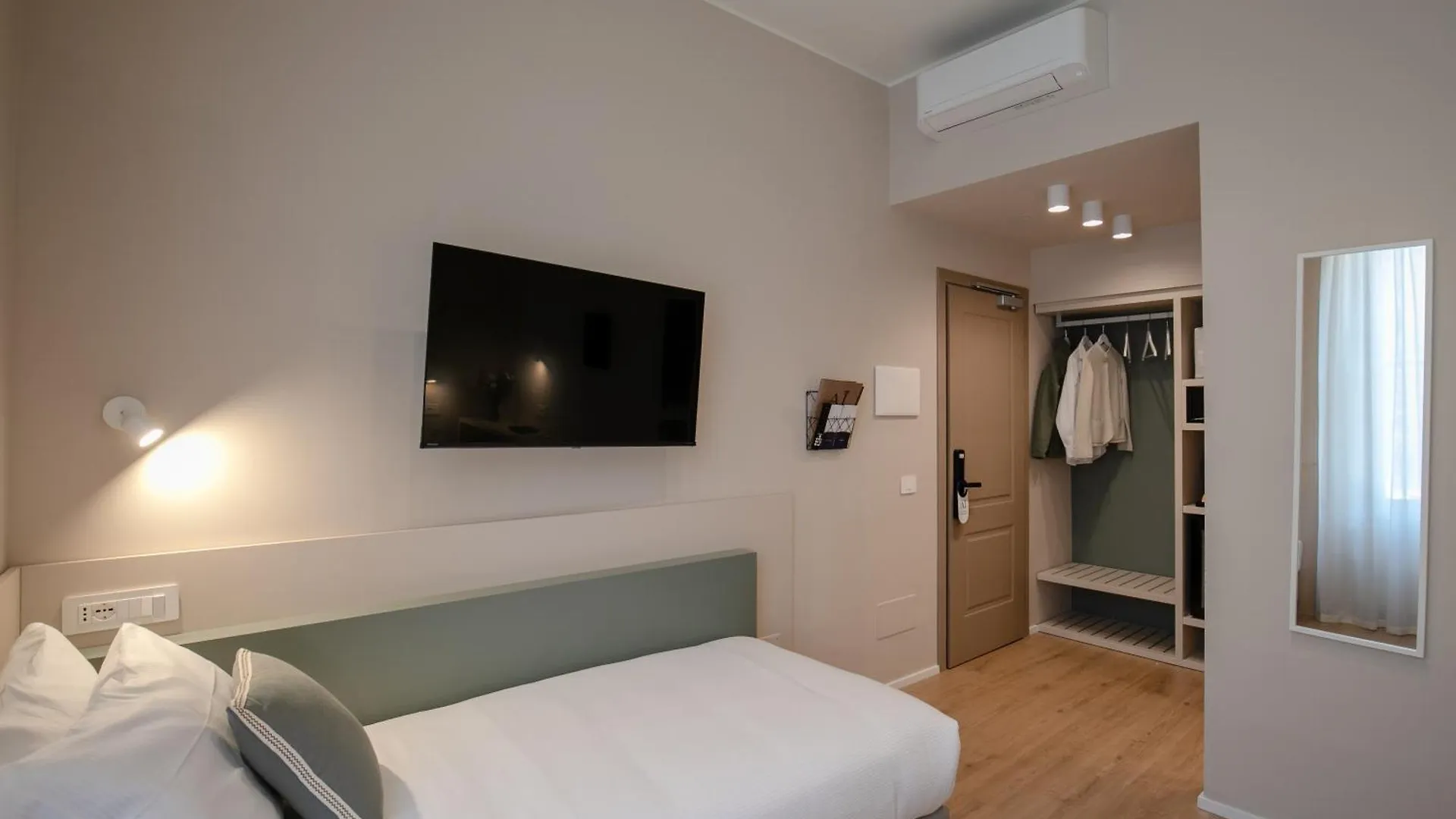 Aiello Hotels - Isola Design District Milan 0*,