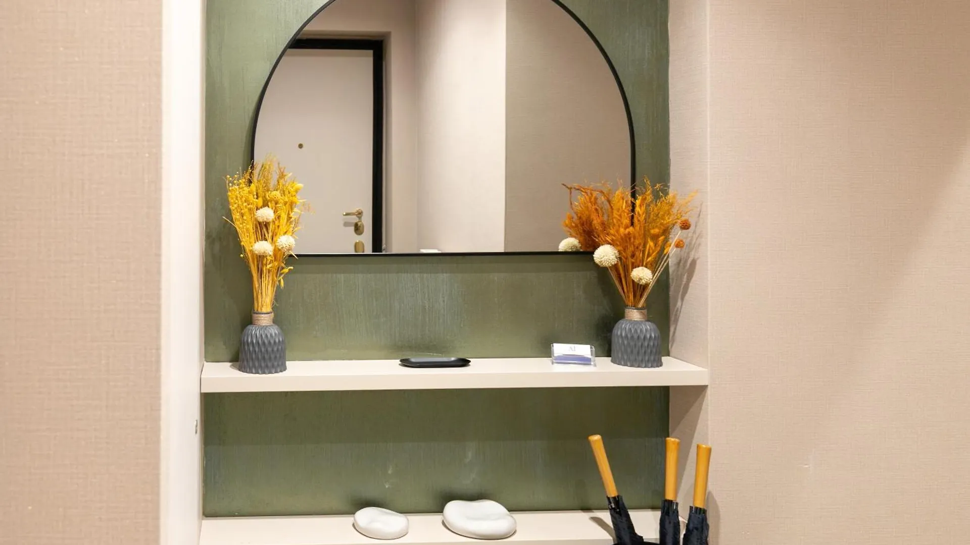 Aiello Hotels - Isola Design District Milan 0*,  Italy